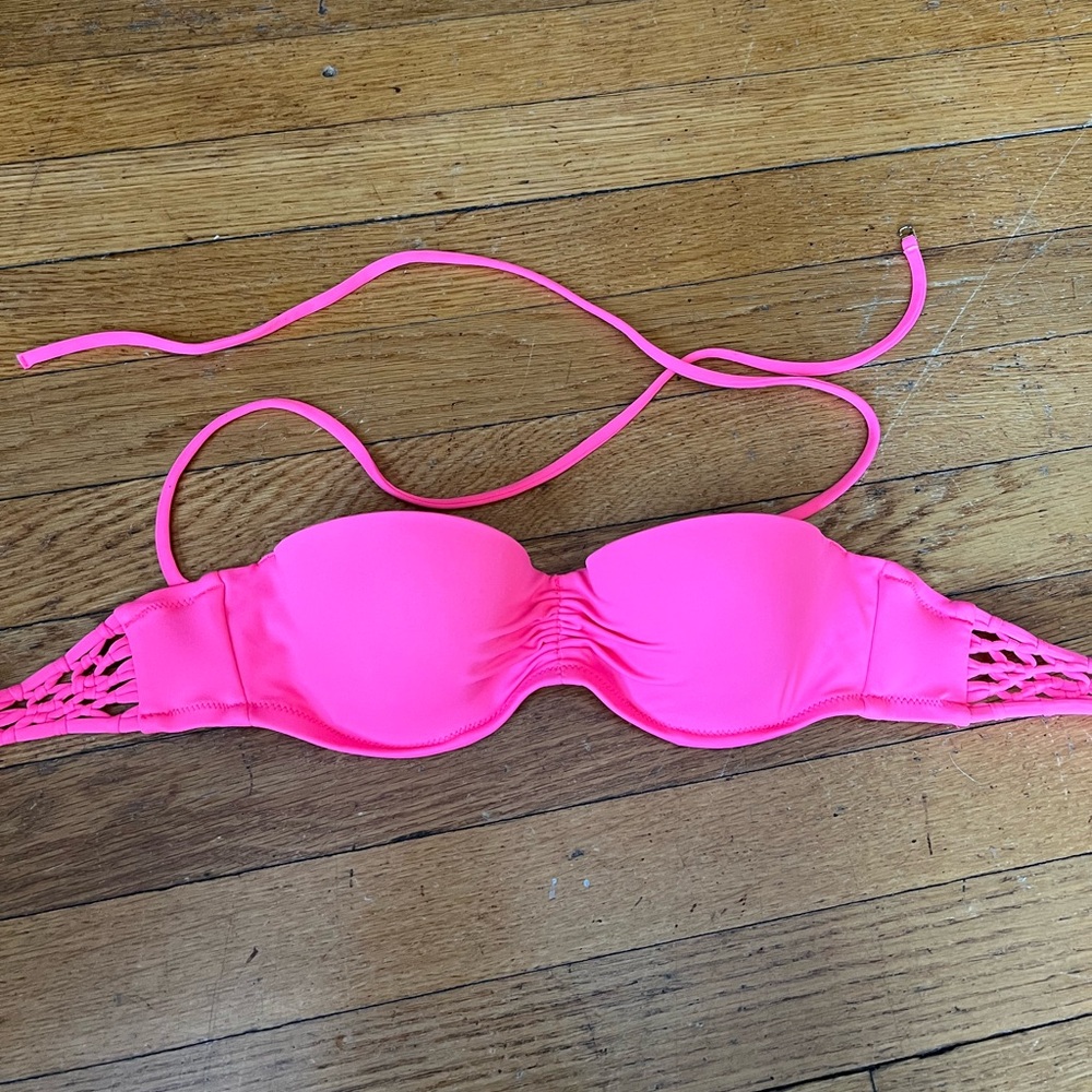 Vintage Y2K Victoria’s Secret bikini top!